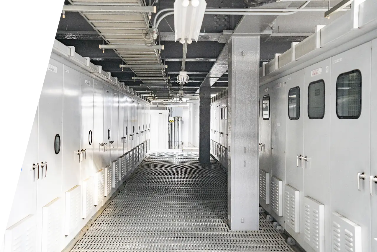 立ち並んでいる電気設備